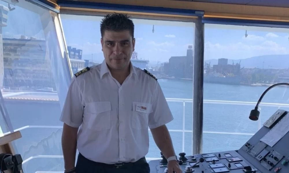 Πλοίαρχος σε χρέη «μαιευτήρα»! - Ο καπετάνιος του Blue Star Chios ξεγέννησε έγκυο εν πλω